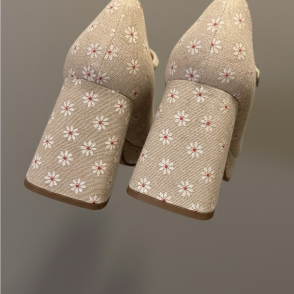 New Madden Girl Platform Mary Jane Tan Canvas Flower Print Block Heels Size 8.5 - Picture 3 of 3